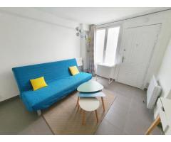 Studio is located on the ground floor, it gives on the courtyard