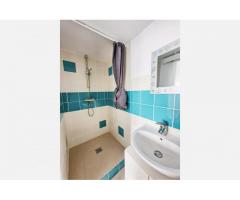 Studio is located on the ground floor, it gives on the courtyard