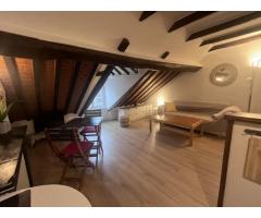 This furnished Studio/2 Rooms of a charming Parisian building in the 17th arrondissement