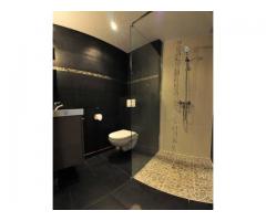 Metro ROME, large studio owner) (Metro ROME, Boulevard des Batignolles)