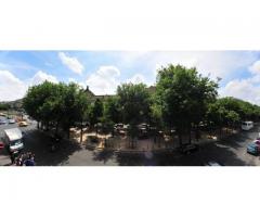 Metro ROME, large studio owner) (Metro ROME, Boulevard des Batignolles)