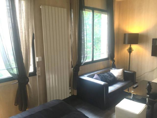 Neuilly Maurice Barres  furnished studio
